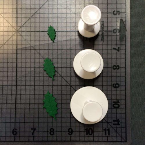 Holly Leaf Plunger Cookie Cutter Set (2)