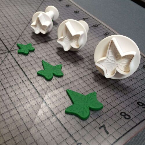 Ivy Leaf Plunger Cookie Cutter Set (1)