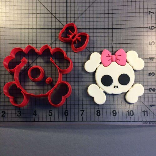 Skull and Crossbones 102 Cookie Cutter Set
