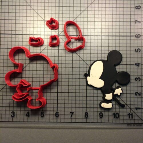 Mickey Cute Kiss Cookie Cutter Set