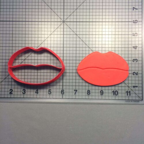 Lips 102 Cookie Cutter