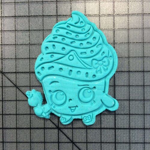 Shopkins- Cupcake Queen 100 Cookie Cutter and Stamp (embossed 2)