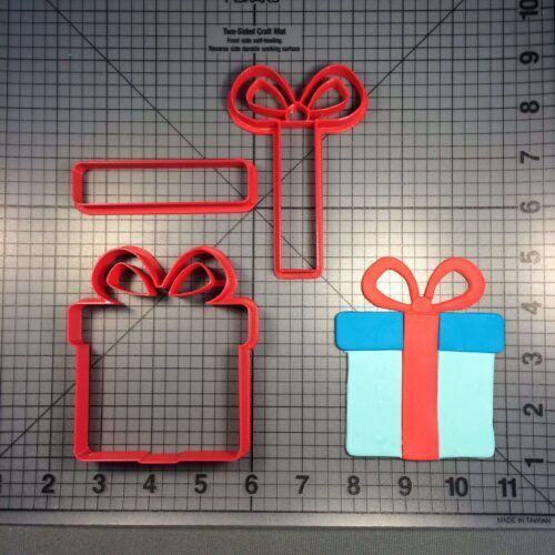 Present 104 Cookie Cutter Set