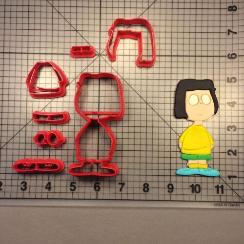 Charlie Brown- Marcy 100 Cookie Cutter Set