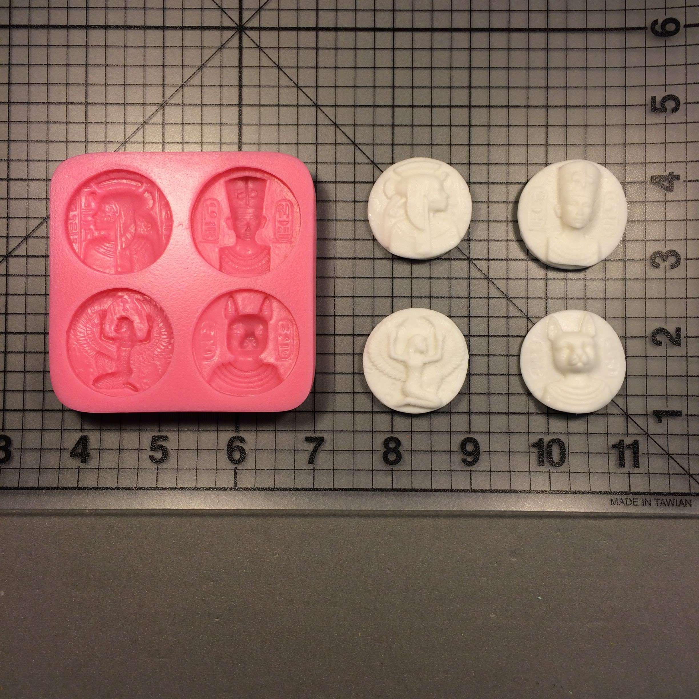 https://www.jbcookiecutters.com/wp-content/uploads/2017/07/Pharaoh-251-Silicone-Mold-1.jpg