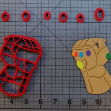 Avengers - Infinity Gauntlet 266-B548 Cookie Cutter Set