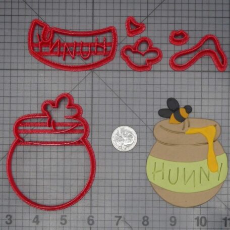Winnie the Pooh - Hunny Pot with Bee 266-K533 Cookie Cutter Set